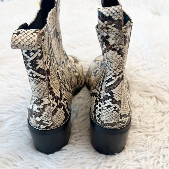 NEW Nordstrom Snake print Nohazin heel ankle boot women size 7 - Picture 4 of 5